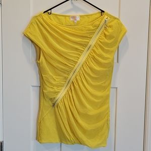 Petit pois yellow blouse with ruching and zipper